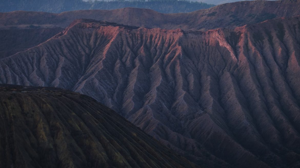 Pendakian Gunung Semeru menuju puncak Mahameru