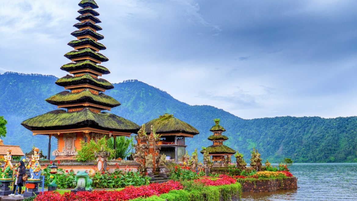 Pemandangan wisata ramah lingkungan di Indonesia